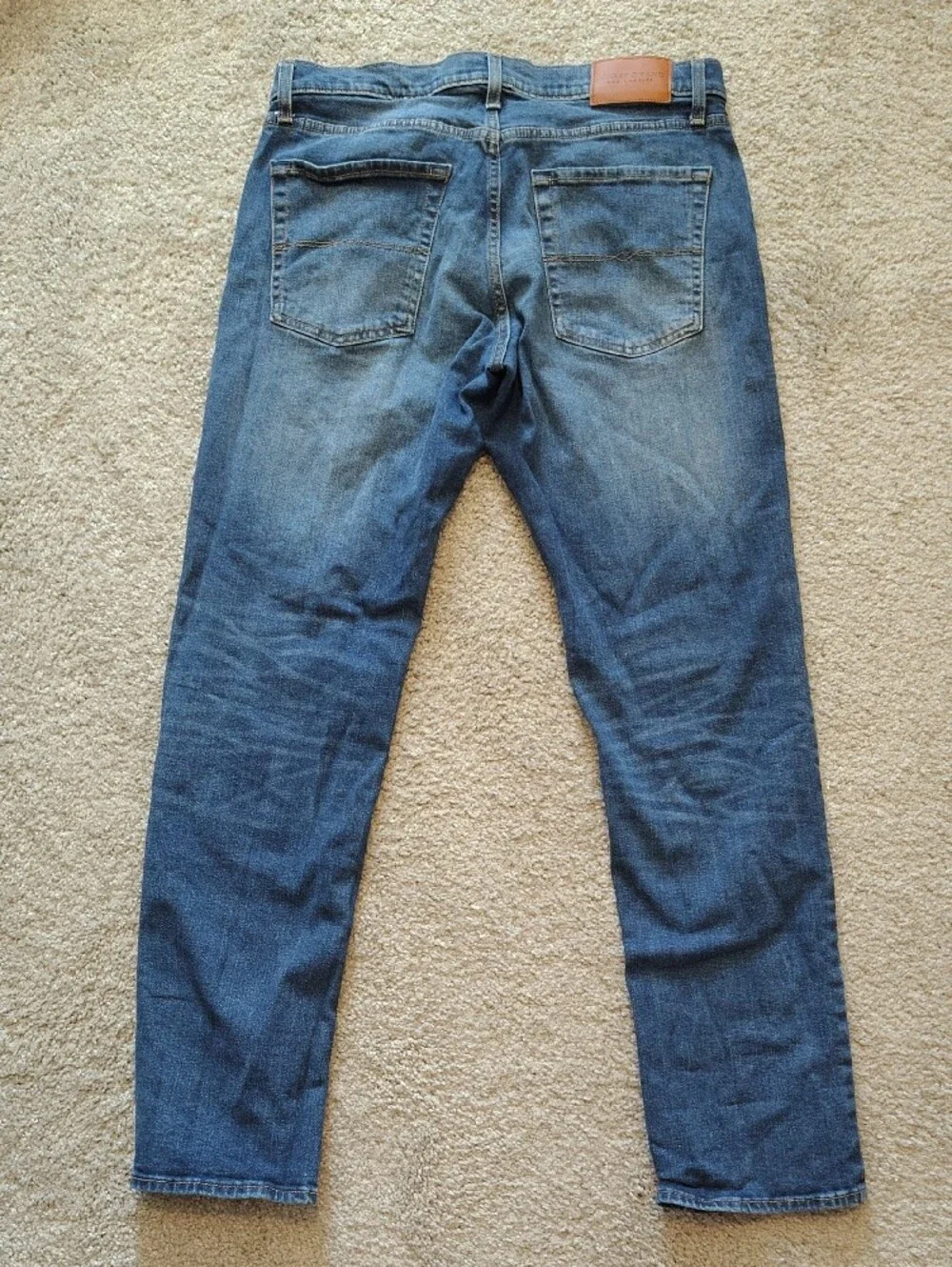 Lucky Brand 32 get